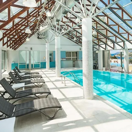 Uvala Hotell